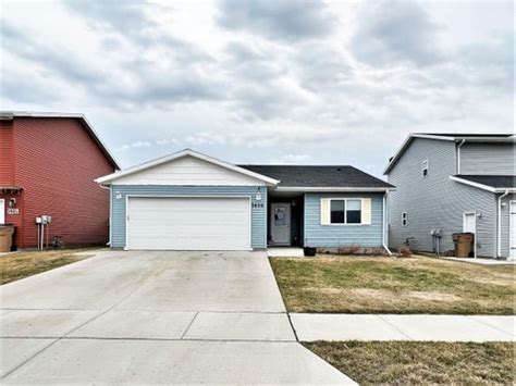 coldwell banker minot nd|watne realty minot nd.